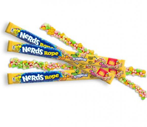 Nerds Ropes Tropical is een zacht en taai touw dat volledig bedekt is met knapperige stukjes Nerds. Leuk en kleurrijk 